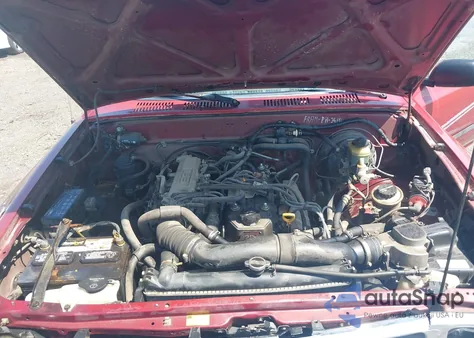 1992 Toyota Pickup 1/2 Ton Sht Wheelbase Dlx z USA, uszkodzony, nr VIN 4TARN81P4NZ002559